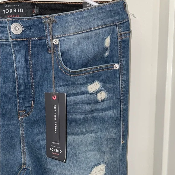 TORRID Women's Jeans Size 12 T Sky
High Skinny Heartthrob NWT - Picture 5 of 10